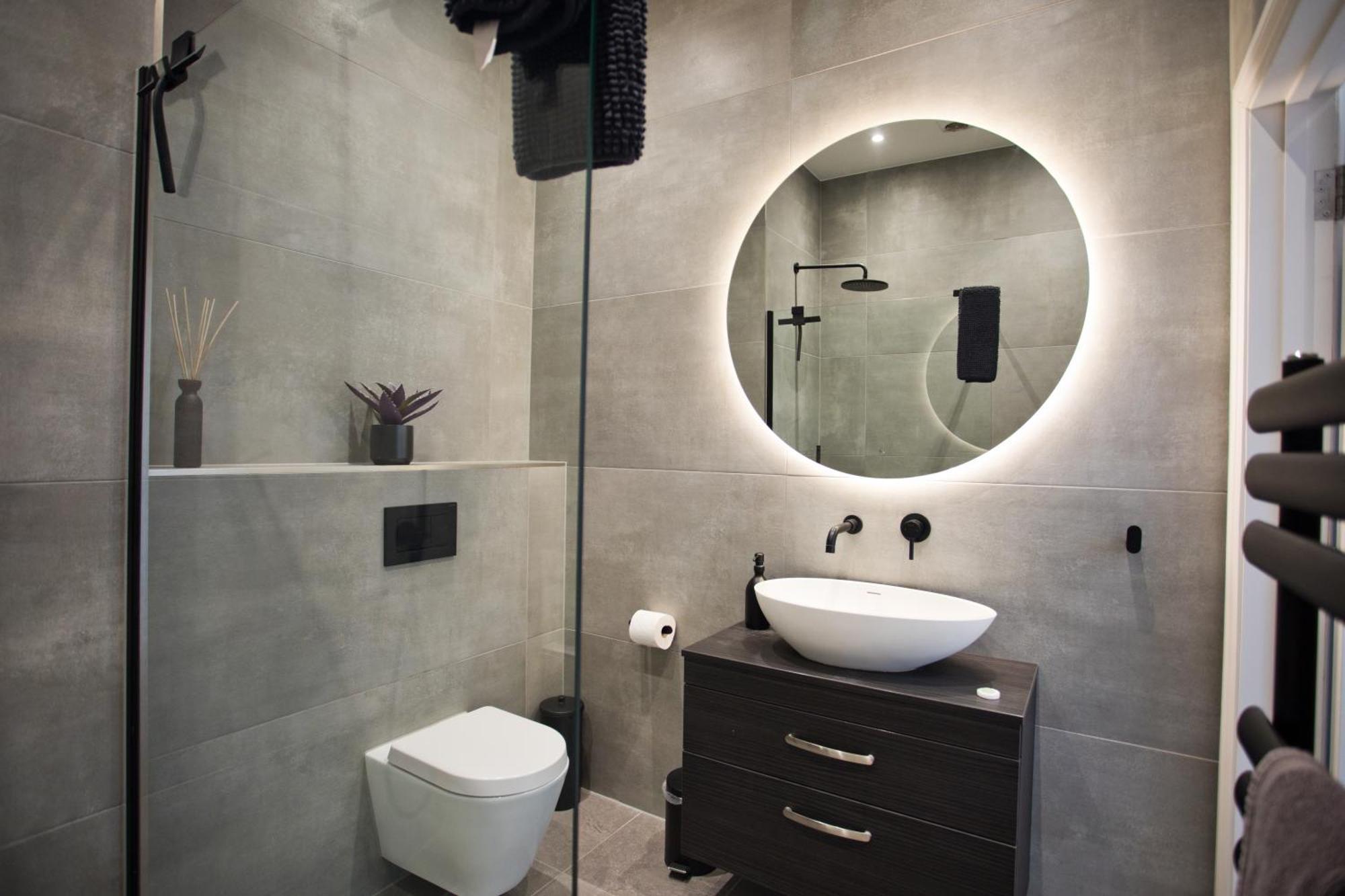 Ultra Stylish Apt Set In An Affluent Location プール エクステリア 写真