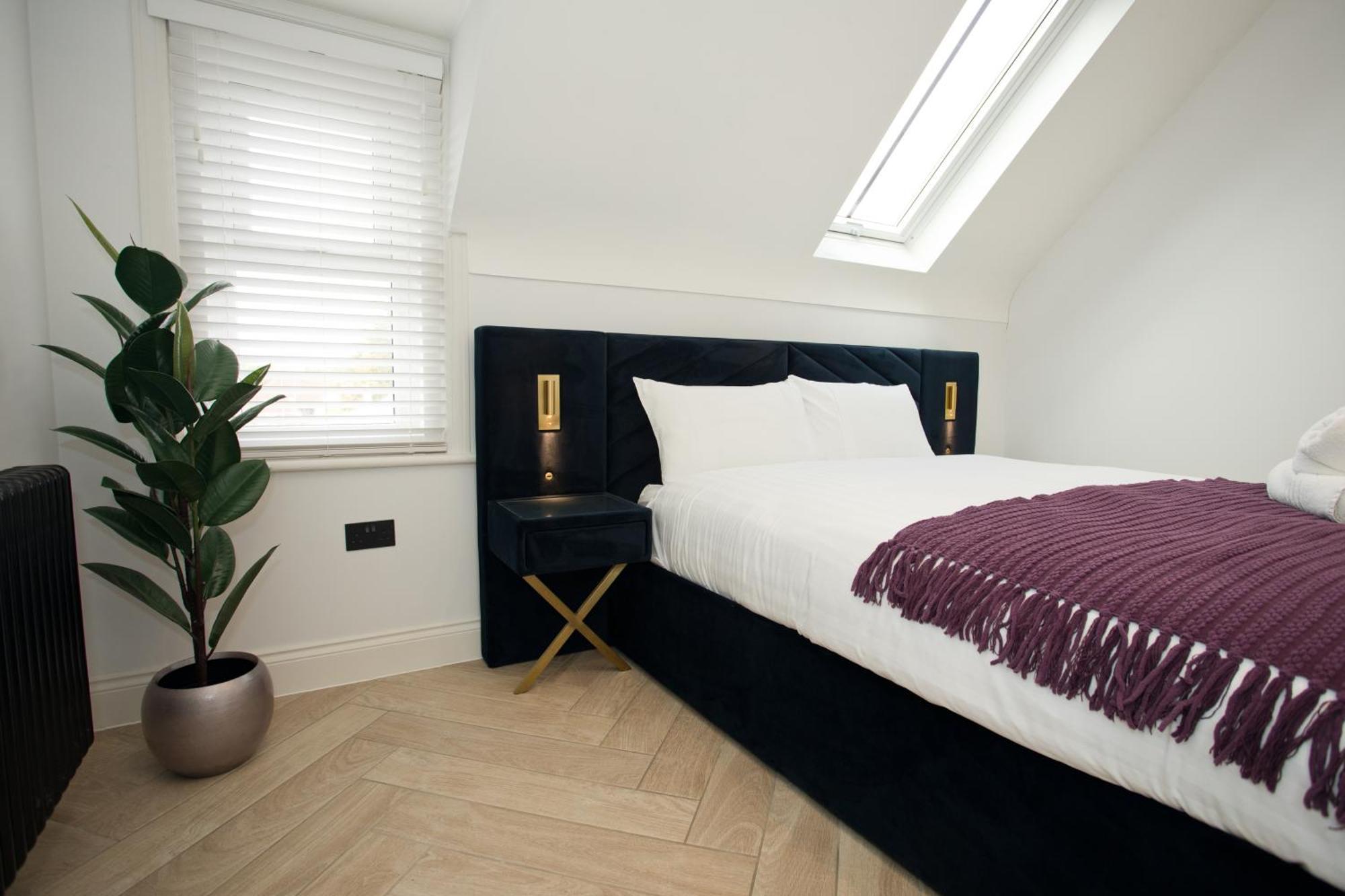 Ultra Stylish Apt Set In An Affluent Location プール エクステリア 写真