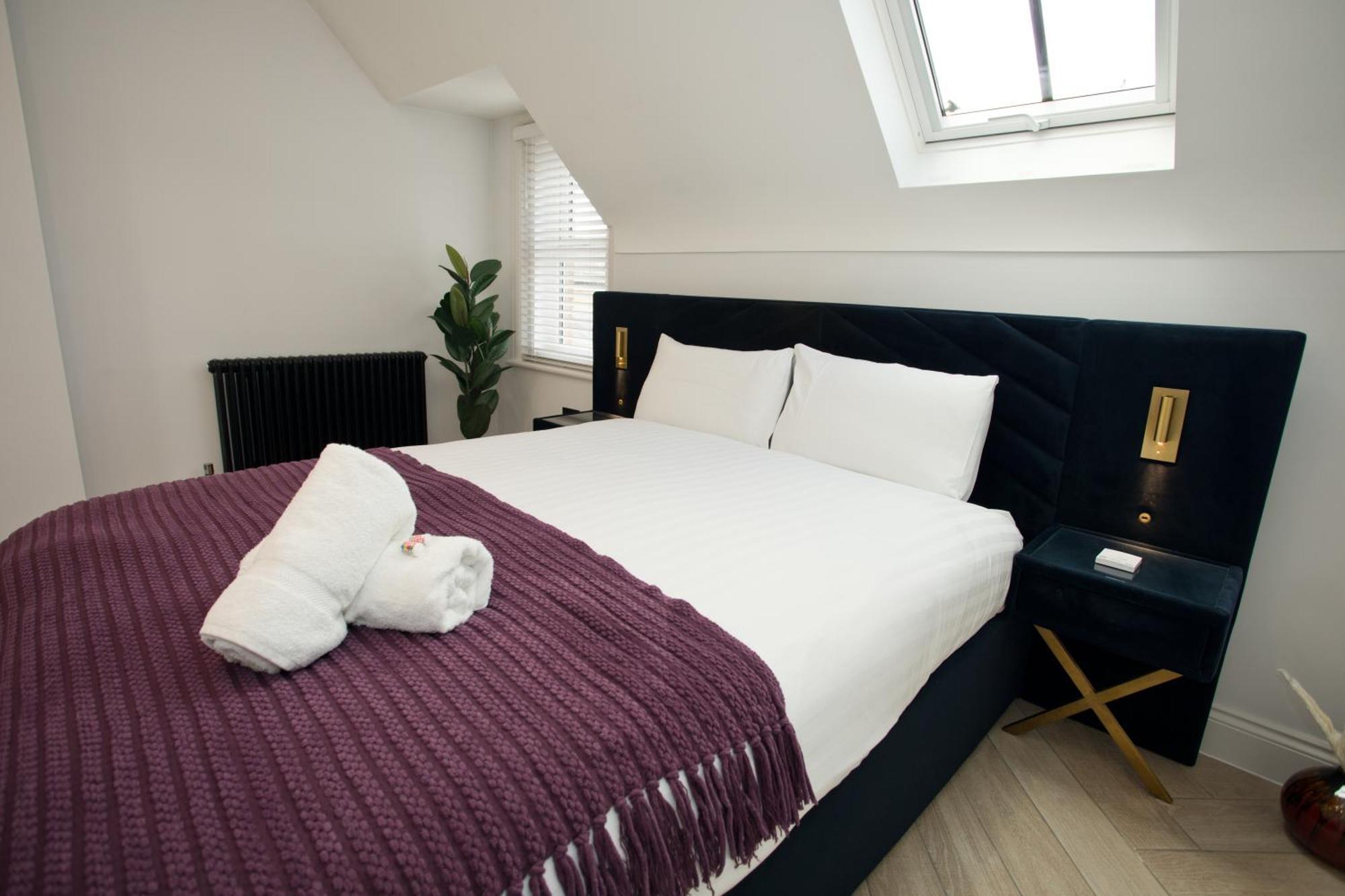 Ultra Stylish Apt Set In An Affluent Location プール エクステリア 写真